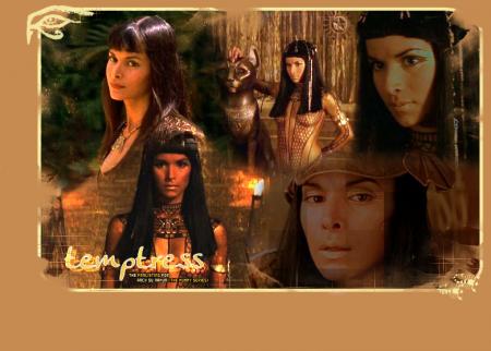 Patricia Velasquez dans le role de Anck su namun